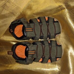Eddie Bauer Edmund Close Toe Sandals.  Size 6.